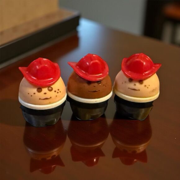 Vintage 80s Little Tikes Toddle Tots Fireman & Family Kids Men Woman  Figures - Picture 4 of 5